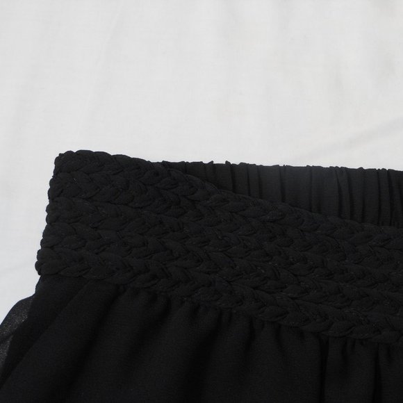 New DEX black flared out skirt - Picture 3 of 6